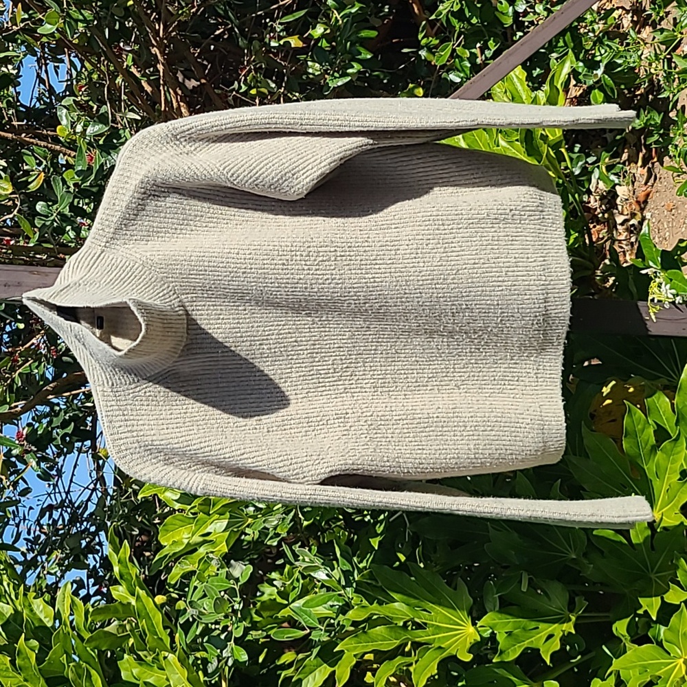 Uniqlo Sage Green Knit Turtleneck Sweater Size Small